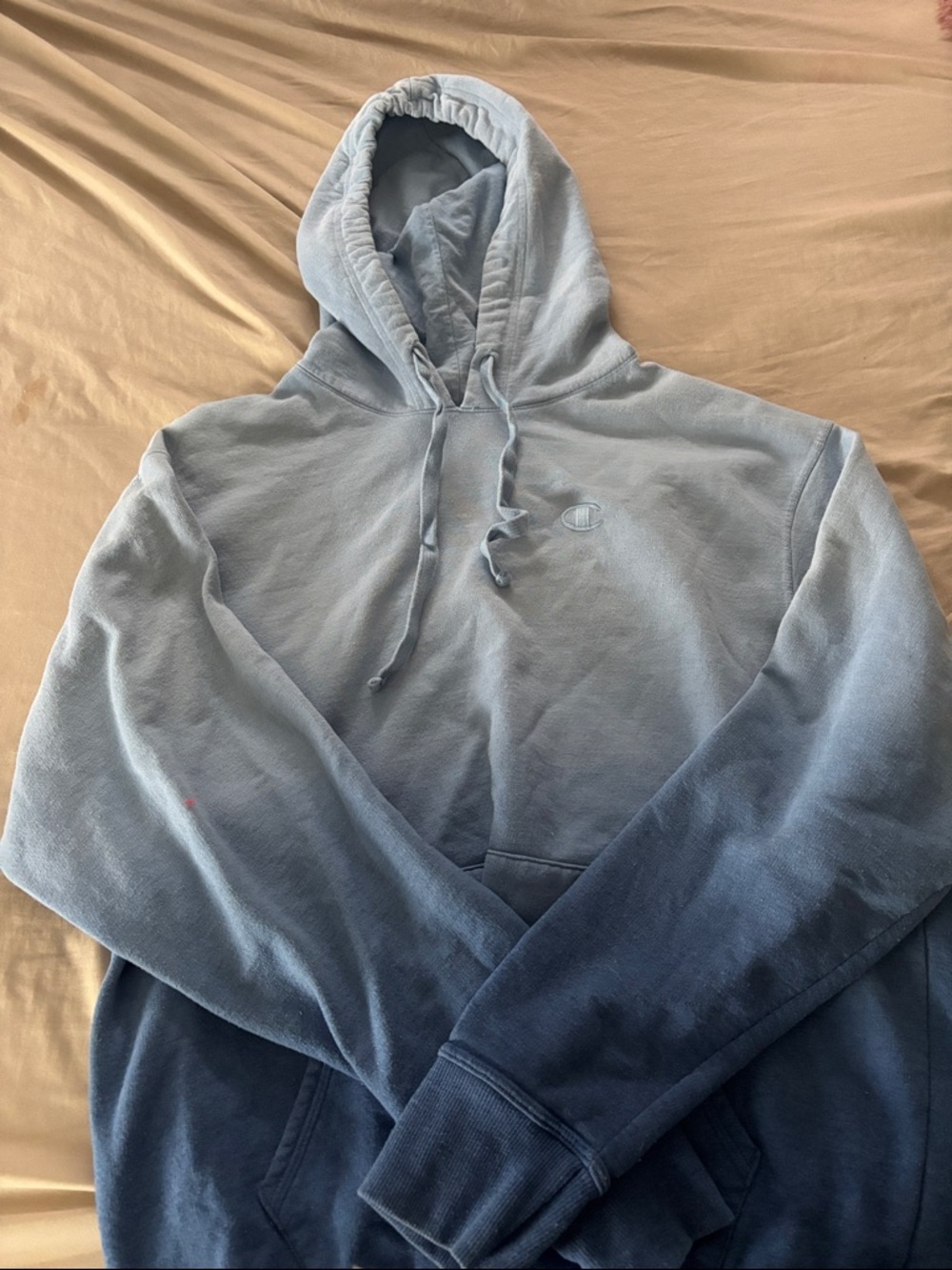 Champion Men's Light-to-Dark Blue Ombre Pullover Hoodie